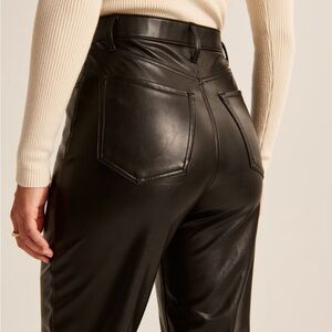 🖤Abercrombie & Fitch Vegan Leather Curve Love Crop Pant 🖤